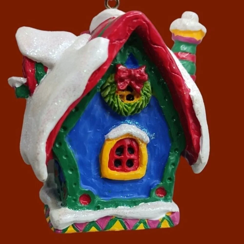Christmas greeting ornament birdhouse